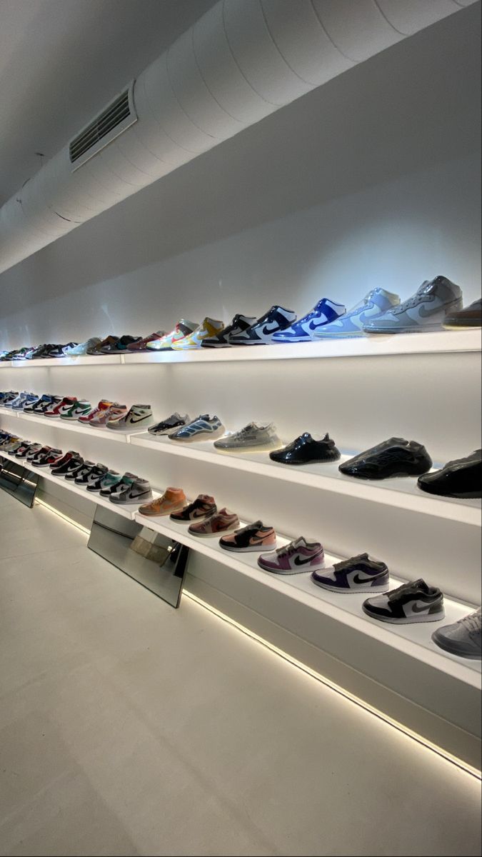 انواع دکوراسیون داخلی مغازه کفش فروشی