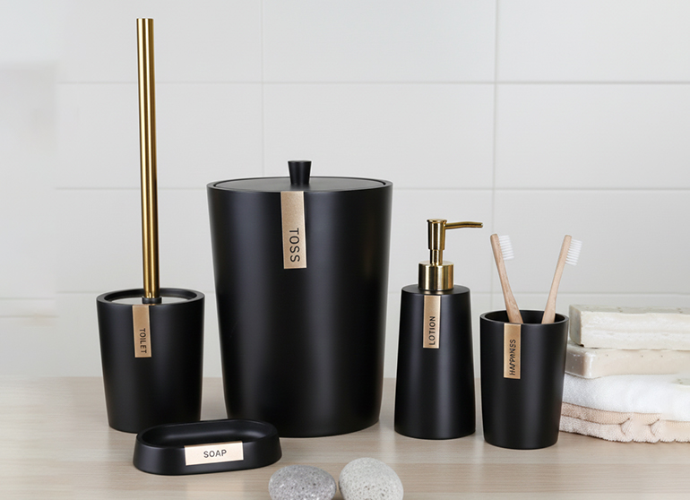 ست اکسسوری حمام مشکی با جزئیات طلای